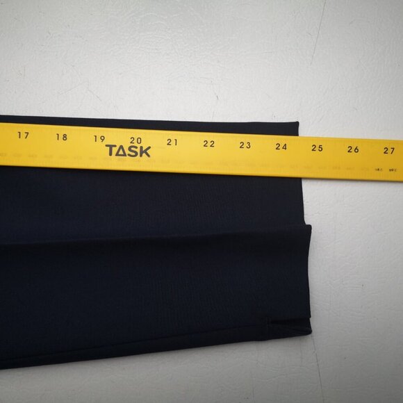 Tommy Hilfiger Ladies Size 4 Navy Stretch Slim Crop Pants with Belt - Picture 9 of 9